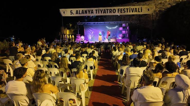 OBBKT, 5. Alanya Tiyatro Festivali’nde sahne aldı