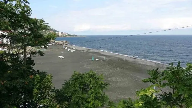 Doğu Karadeniz’de Plaj İşletmecileri Son 10 Yılın En Kötü Sezonunu Geçirdi